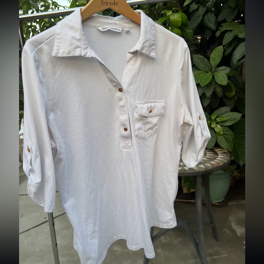 Emily daniels white button up tee